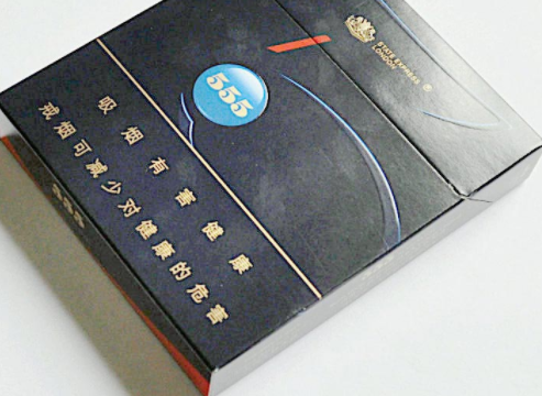 老外抽云霄香烟视频(老外抽的很多烟雾)